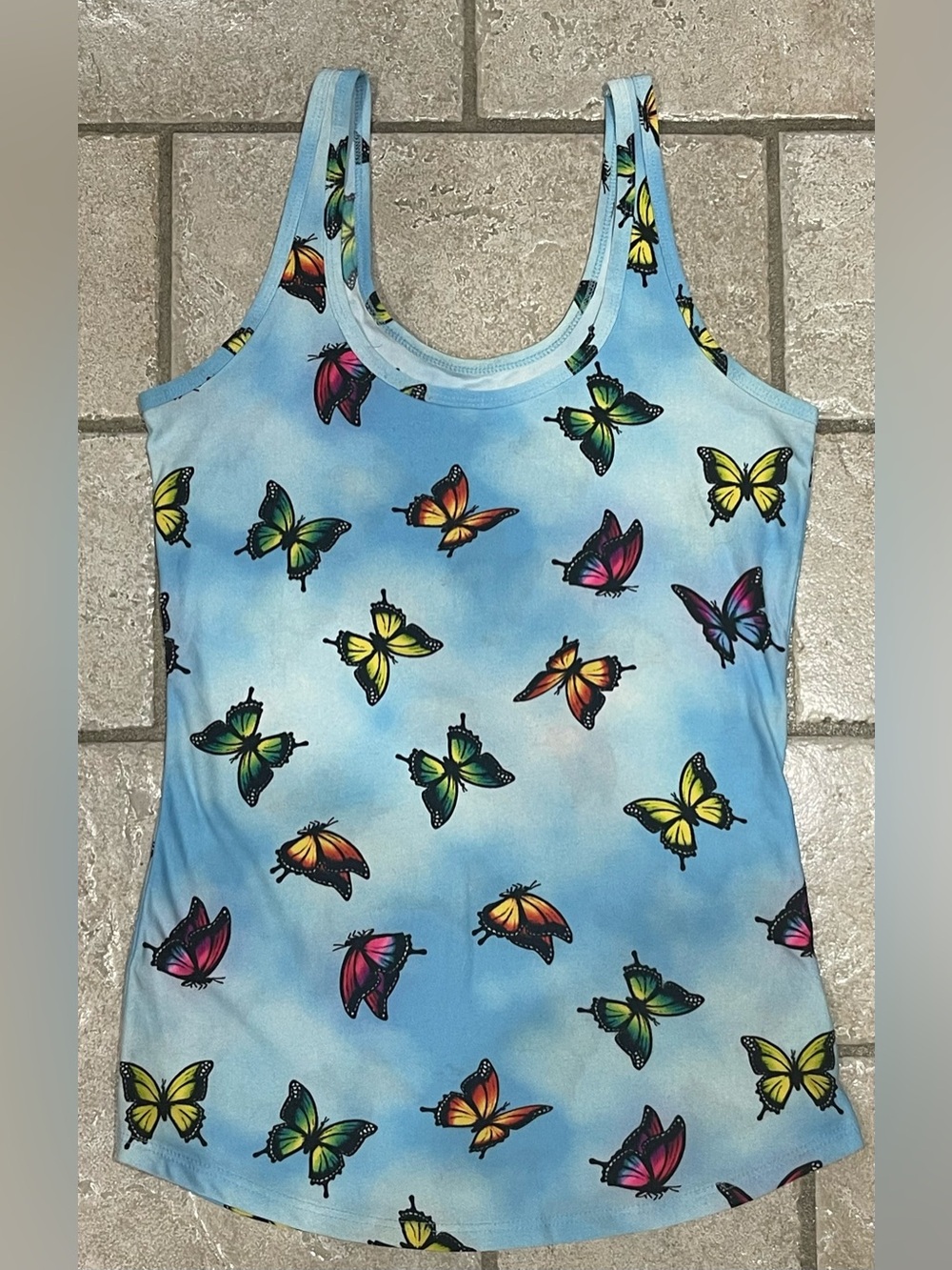 No Boundaries Women’s Light Blue Butterfly Print Tank Top very soft